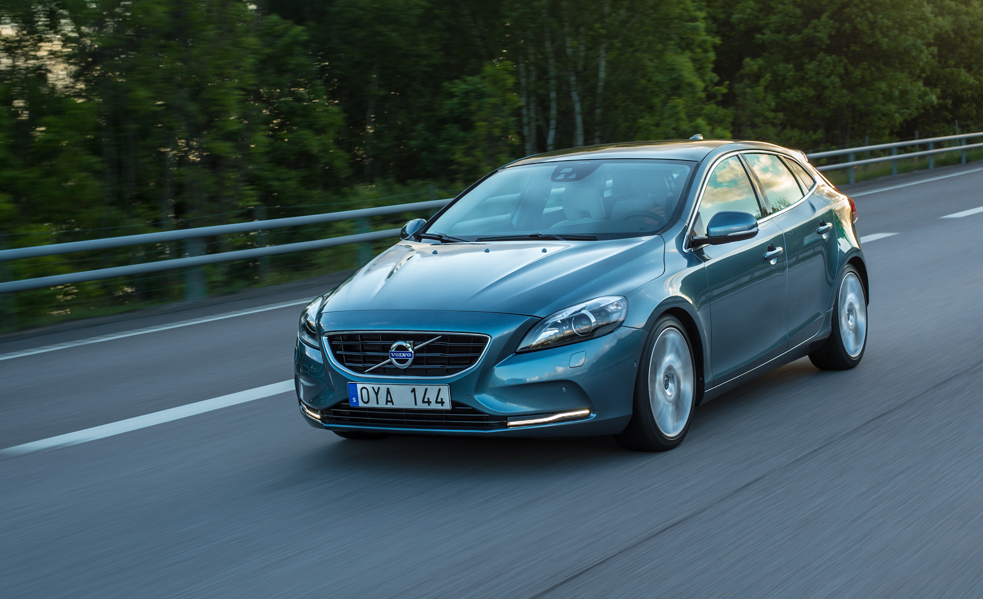 Πρωτιά για το Volvo V40 και νέα έκδοση 1.6 T2 από 19.900 ευρώ
